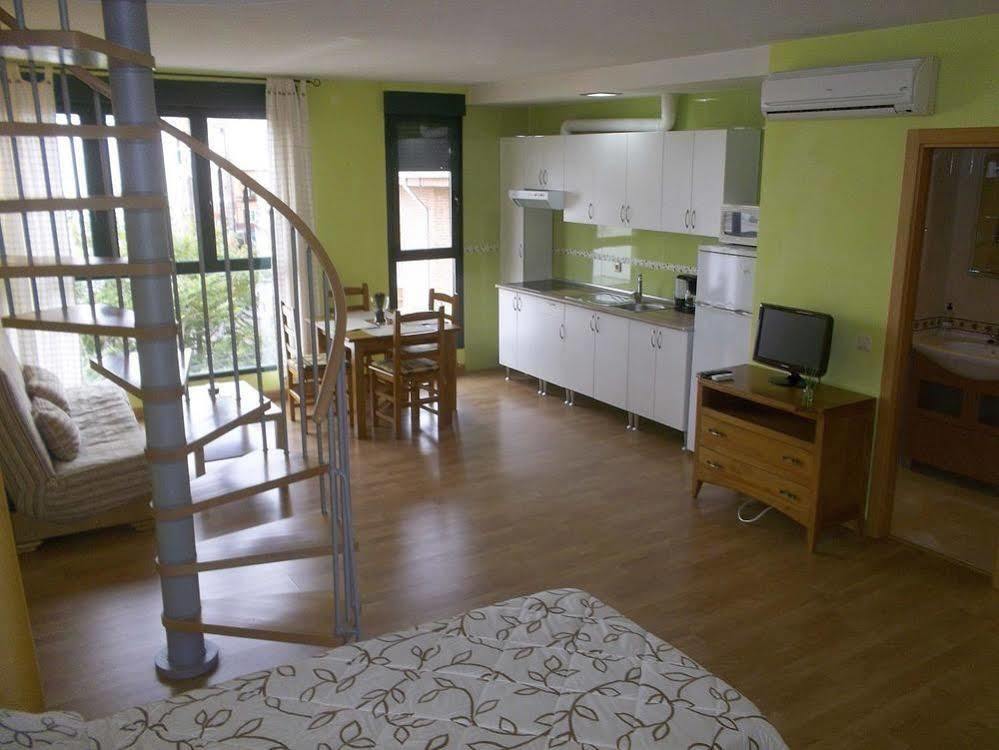 Apartamentos Barajas Madrid Kültér fotó